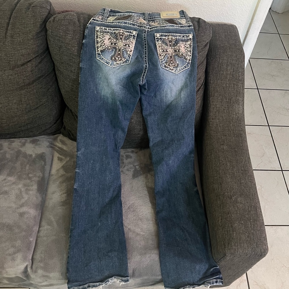 Embellished beautiful blue jeans size 7